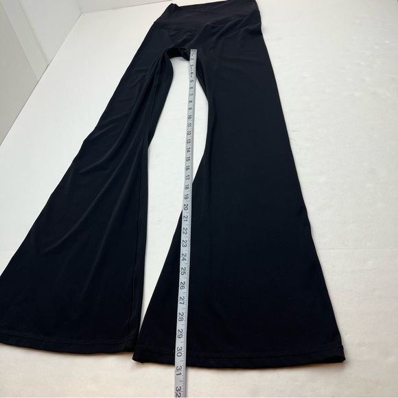 Offline by Aerie Real Me Flare‎ Crossover Leggings Womens Size Medium Black - Picture 9 of 14